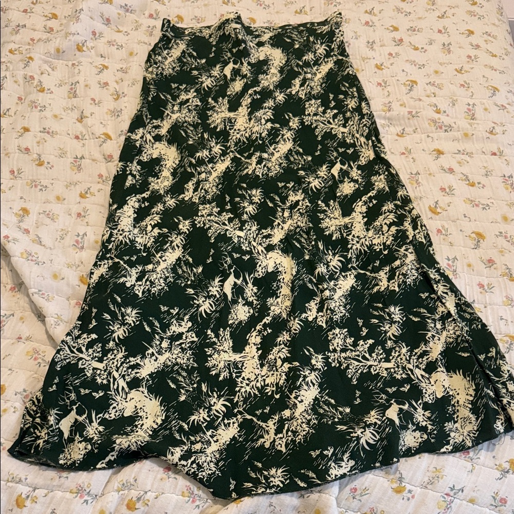 Elegant Green and Cream Women's Skirt
